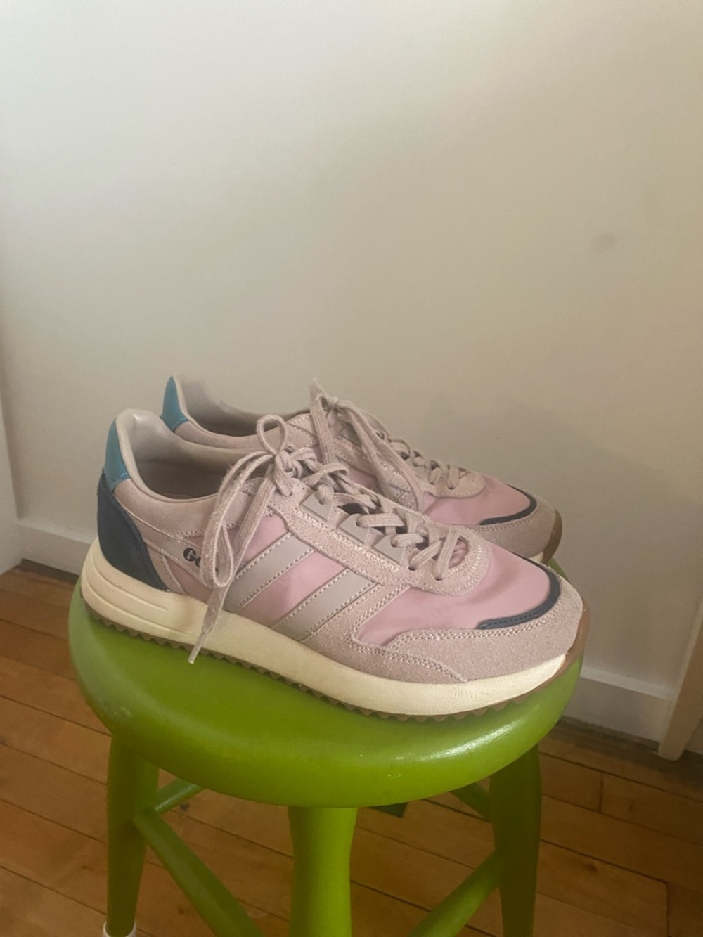 Gola Women's Pink and Blue Retro Runner Sneakers